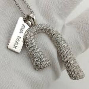 ISO!! Ava max maxcut Necklace!!! Don’t buy!